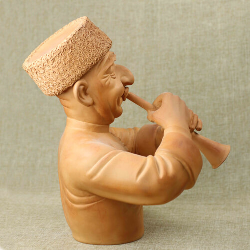 Изображение «Авторская статуэтка Горец музыкант глиняная»