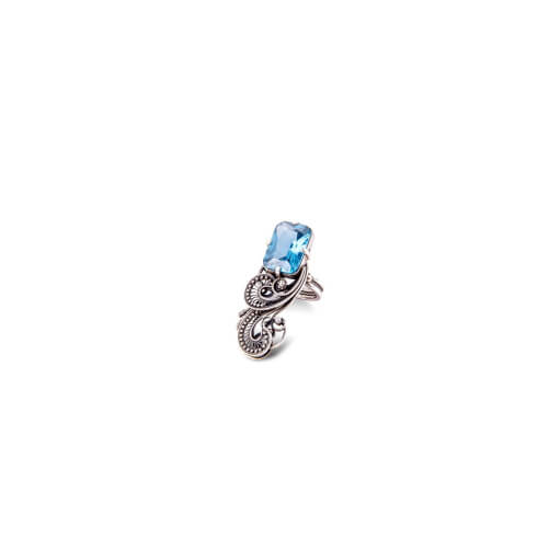 Изображение «Женское кольцо с голубым цирконом»