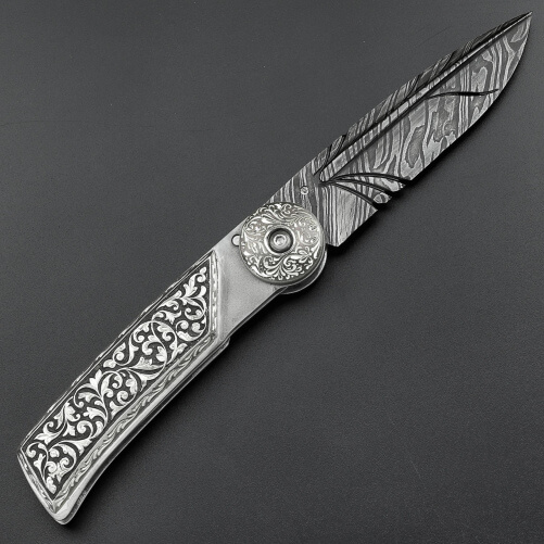 Изображение «Складной нож Байкер-1 рукоять серебро резьба клинок перо»