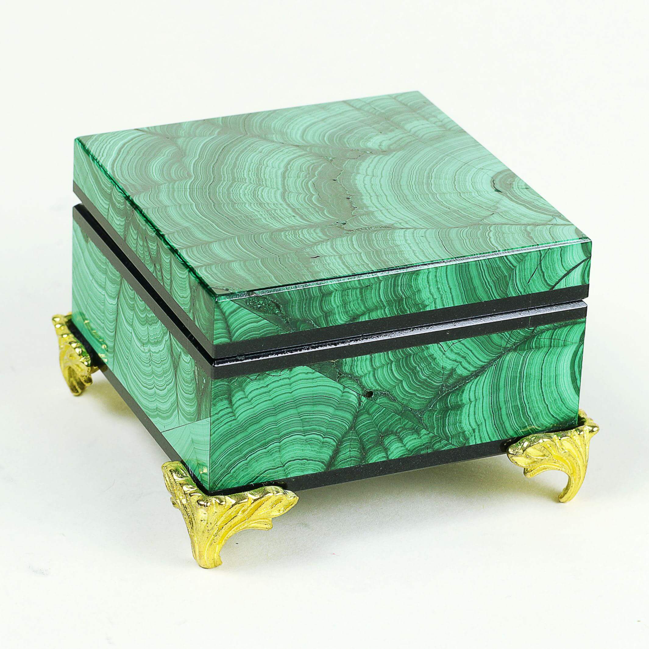 малахитовая ваза данилушкина. пресс папье из малахита. бронза малахит. элитные вазы. малахитовая чаша в эрмитаже.