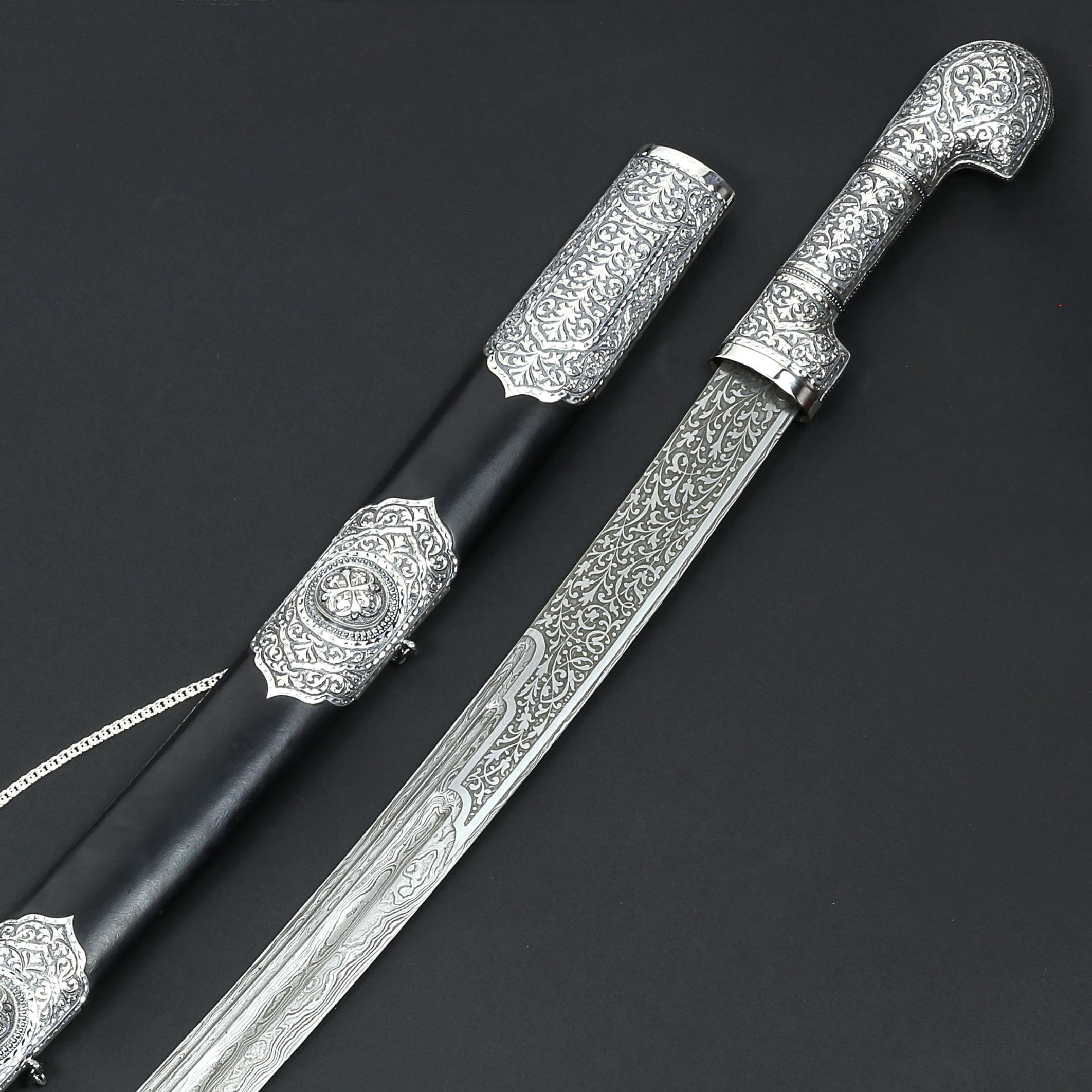 Кавказская шашка 1904 года. Шашка с серебряной оправой. Серебряная кавказская шашка. Шашка с серебряной оправой. Шашка с серебряной оправой.