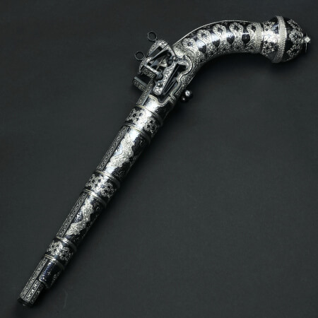 Изображение «Коллекционный мушкет с двойным стволом и серебром Кубачи»