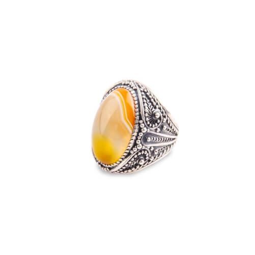 Изображение «Женский перстень из серебра с желтым агатом»