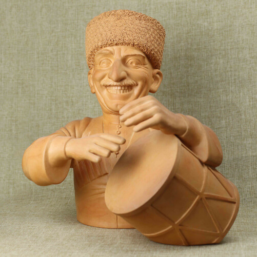 Изображение «Авторская статуэтка Горец с барабаном глиняная»