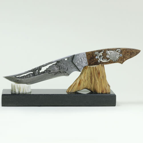 Изображение «Авторский нож Медведь на подставке»