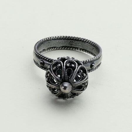 Изображение «Кольцо с филигранью из серебра темное»