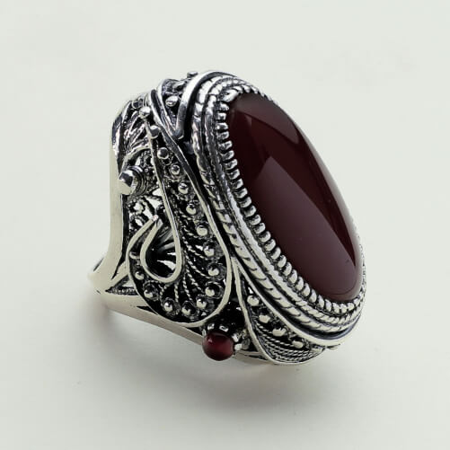 Изображение «Женский перстень с филигранью из серебра с сердоликом»