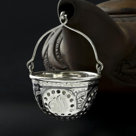 Изображение «Серебряная сетка для чайника Кубачи 2»