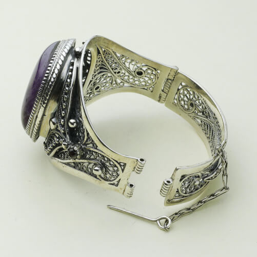 Изображение «Широкий браслет с филигранью из серебра с аметистом»