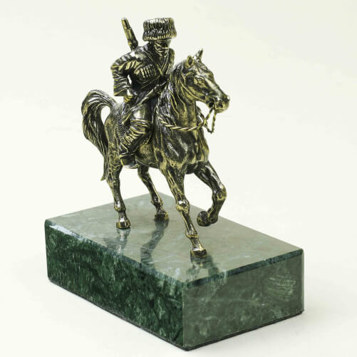 Изображение «Статуэтка из бронзы Горец на коне»
