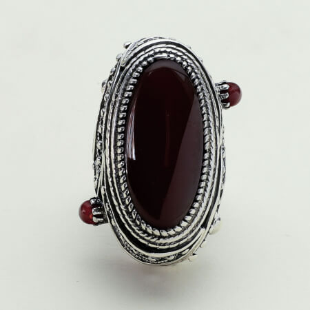 Изображение «Женский перстень с филигранью из серебра с сердоликом»