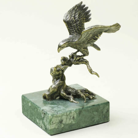 Изображение «Статуэтка из бронзы Орел на ветке»
