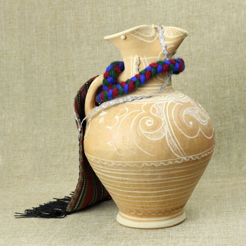 Изображение «Кувшин глиняный Балхар с тканью средний»