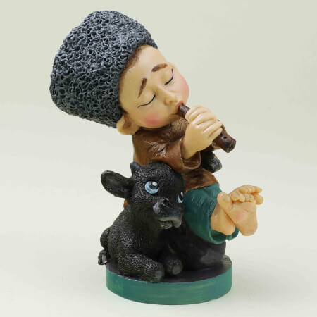 Изображение «Статуэтка Мальчик пастух средняя»