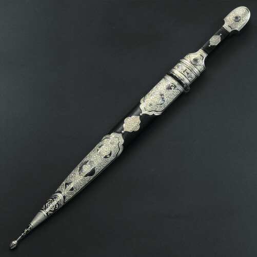 Изображение «Кубачинский серебряный кинжал с подкинжальным ножом»